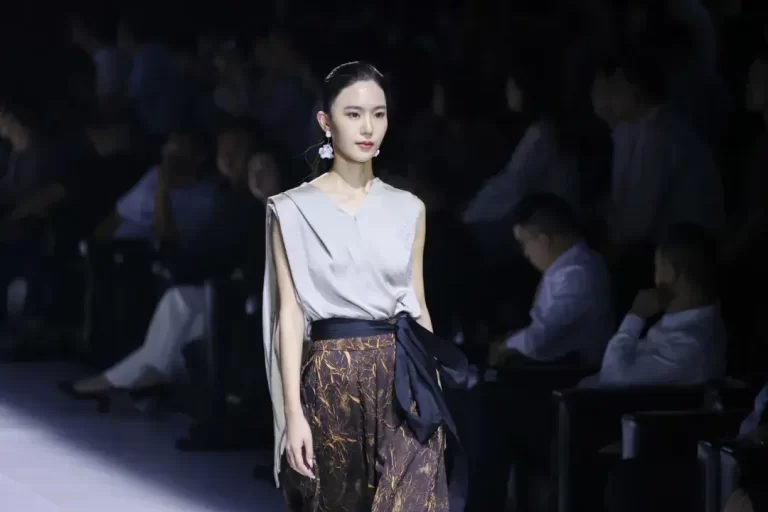 苏州湾时尚周｜源泉丝绸 · 陈川梅时尚发布