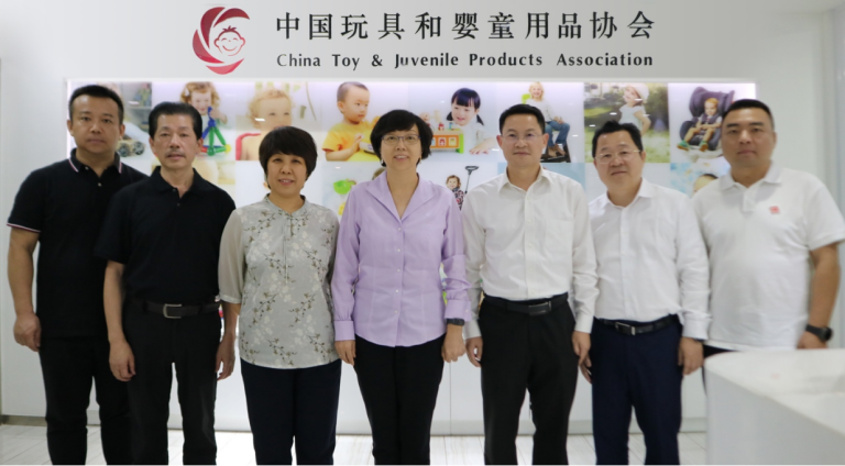 梁梅会长会见东莞市人民政府副市长李辉一行