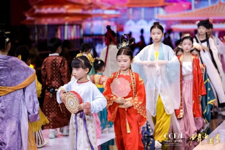 2025CCFW中国国际儿童时尚国庆嘉年华｜服装赋