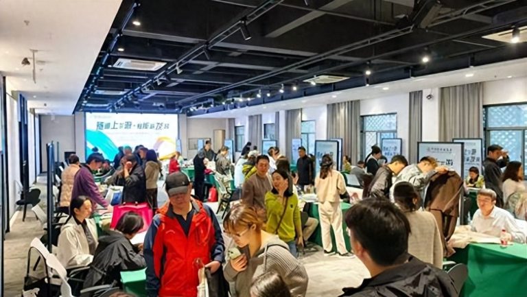链通上下游 赋能新发展！2025“布行天下”国际面料采购中心对接会在柯桥成功举办