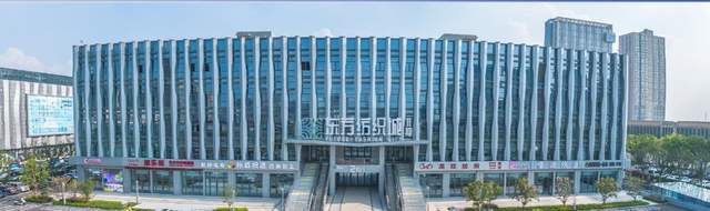 搭桥梁、促合作！盛泽东纺城推动运动功能面料供需高效对接！