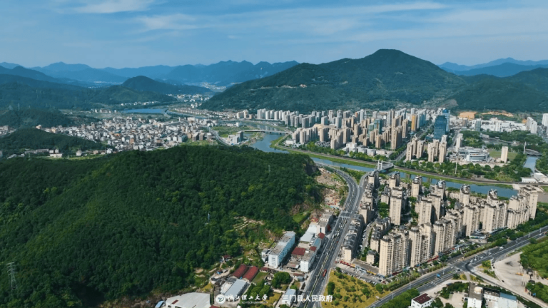 以数智匠心铸冲锋品质，聚力新质促集群跃升——2026 浙江（三门）冲锋衣高质量发展大会即将启幕